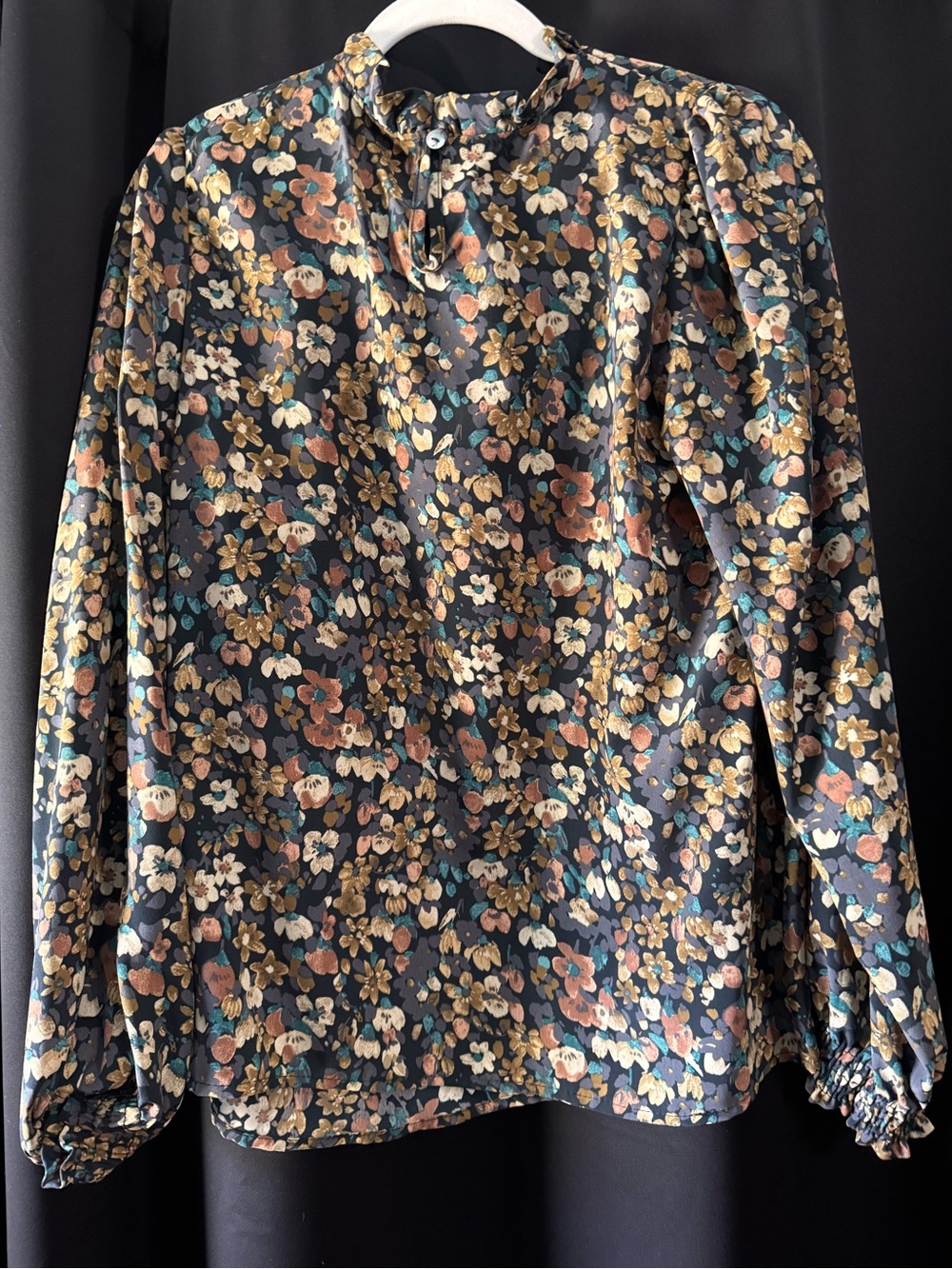 Women’s Floral Long-Sleeve Blouse - Picture 2 of 5